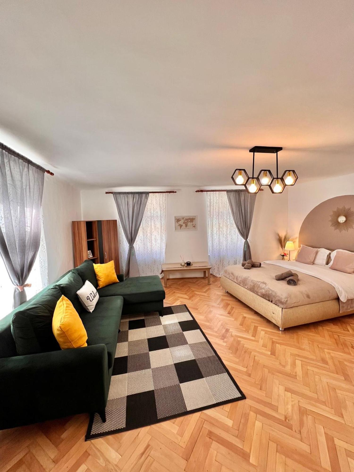 Old Town City Center Apartments Brasov Exterior photo